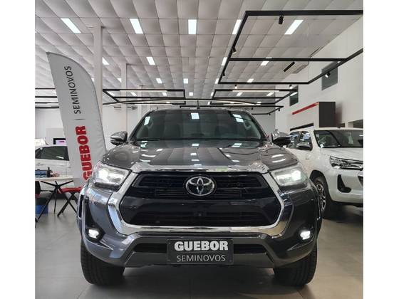 TOYOTA HILUX 2.8 D-4D TURBO DIESEL CD SRX 4X4 AUTOMÁTICO